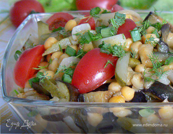Салат с нутом и баклажаном Салат с нутом и баклажаном