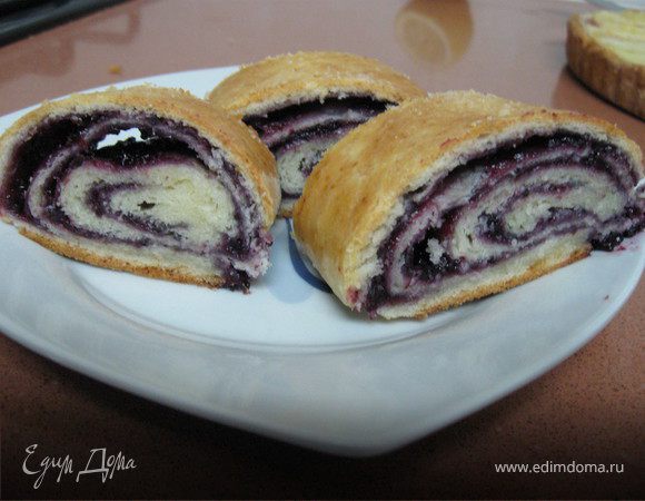 Рулет из творожного теста с вареньем Рулет из творожного теста с вареньем