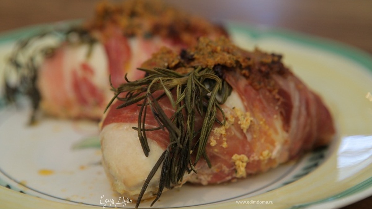 Куриные грудки, фаршированные песто и рикоттой