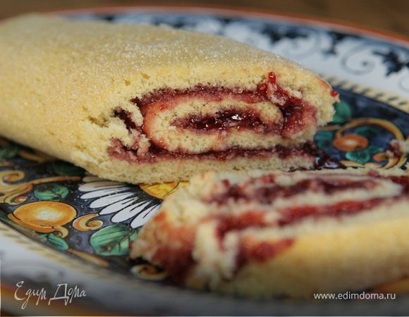 Рулет с малиновым вареньем Рулет с малиновым вареньем