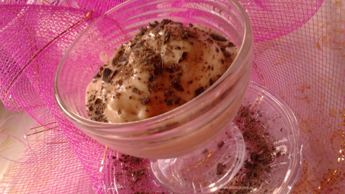 Банановое мороженое с тертым шоколадом