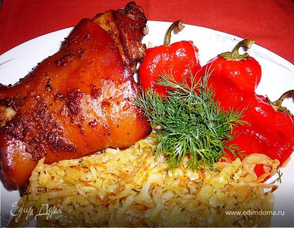 Запеченная свиная рулька Запеченная свиная рулька