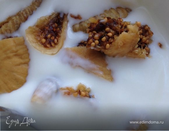 Йогурт с инжиром