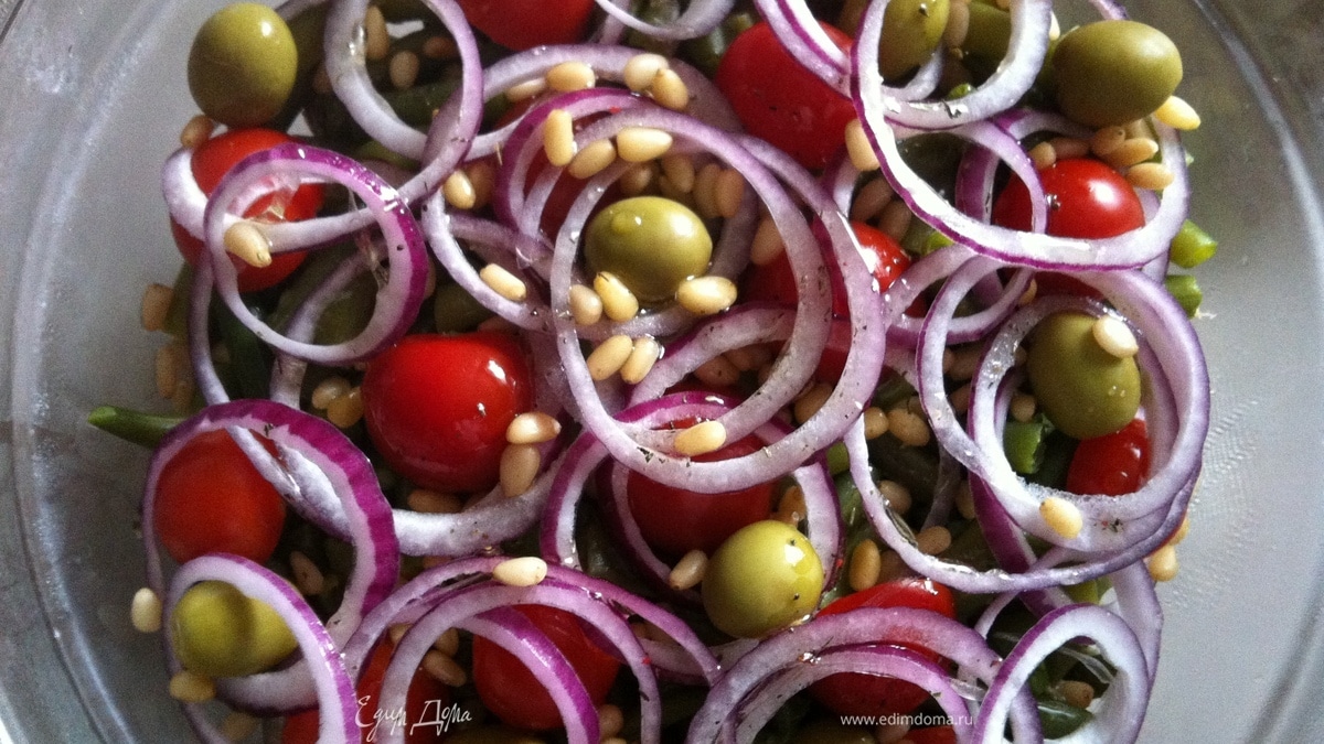 Овощной салат с тунцом