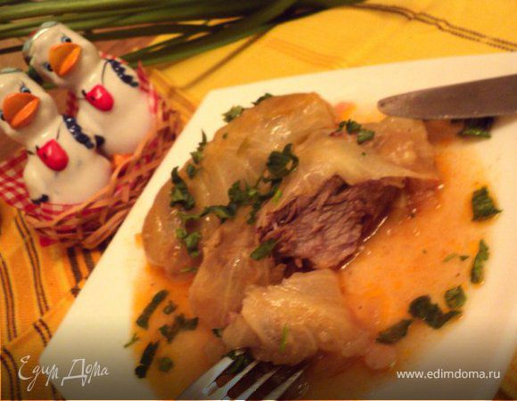 Свиные ребрышки, тушеные в капусте