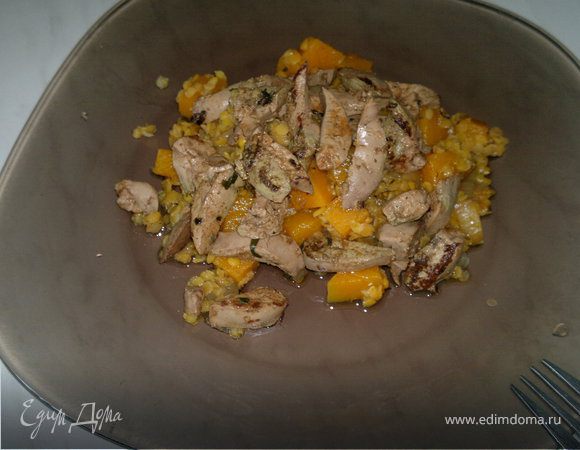 Красная чечевица с луком, имбирем и тыквой, печень кролика с эстрагоном и паприкой Красная чечевица с луком, имбирем и тыквой, печень кролика с эстрагоном и паприкой