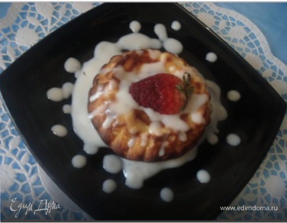 Творожный пудинг со сливочным соусом