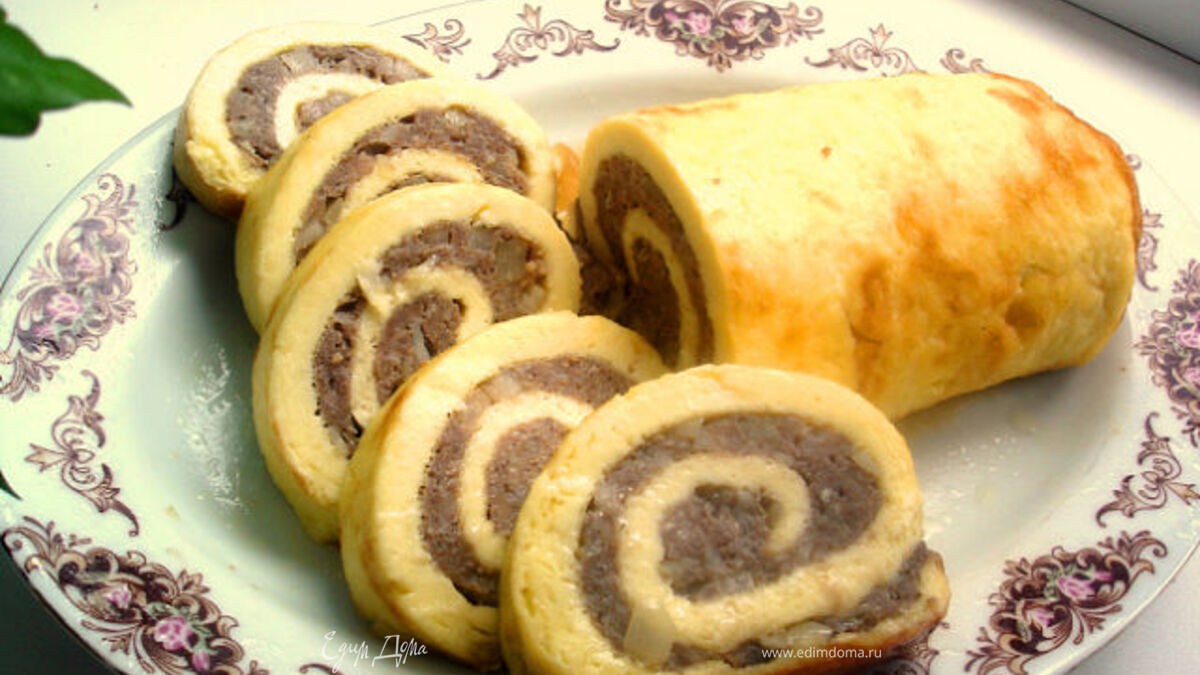 Сырно-яичный рулет с фаршем