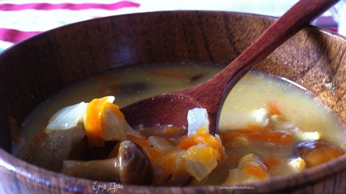 Сырный суп с грибами и курицей