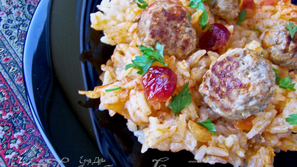 Пряный рис с мясными шариками