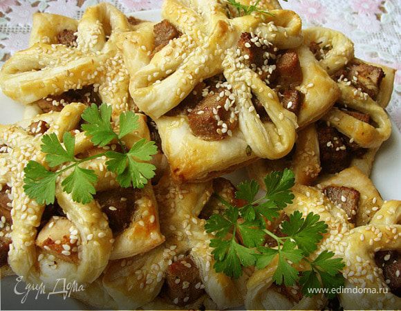 Пирожки из слоеного теста