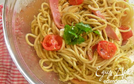 Рецепт Спагетти с ветчиной, моцареллой под соусом песто