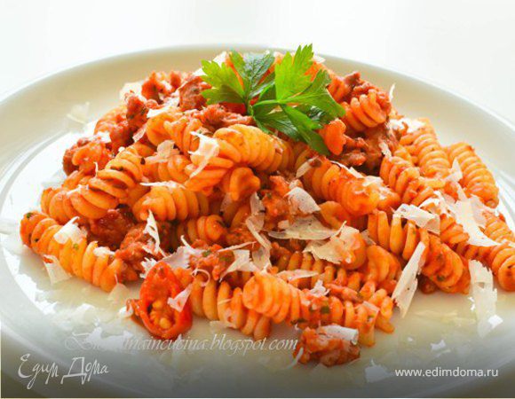 Паста с экспресс-рагу из домашней колбаски 