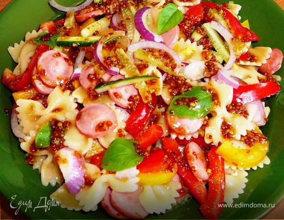 Теплый салат с  фарфалле