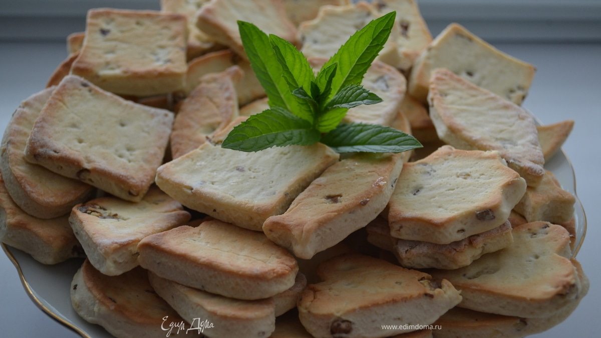 Печенье на белках с грецкими орехами