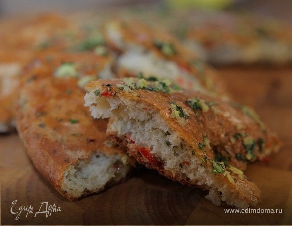 Лепешка с имбирем, чили и кинзой Лепешка с имбирем, чили и кинзой