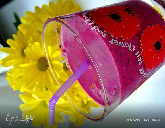 Ягодный смузи с овсяными хлопьями Ягодный смузи с овсяными хлопьями