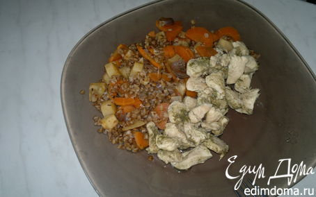 Рецепт Куриная грудка с зеленым хмели - сунели и гречка с сельдереем и морковью