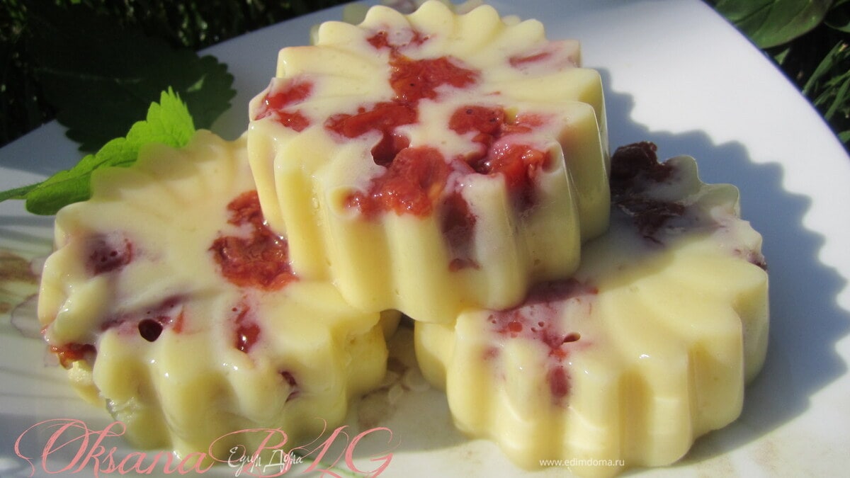 Десерт "Заварное облачко с вишней"