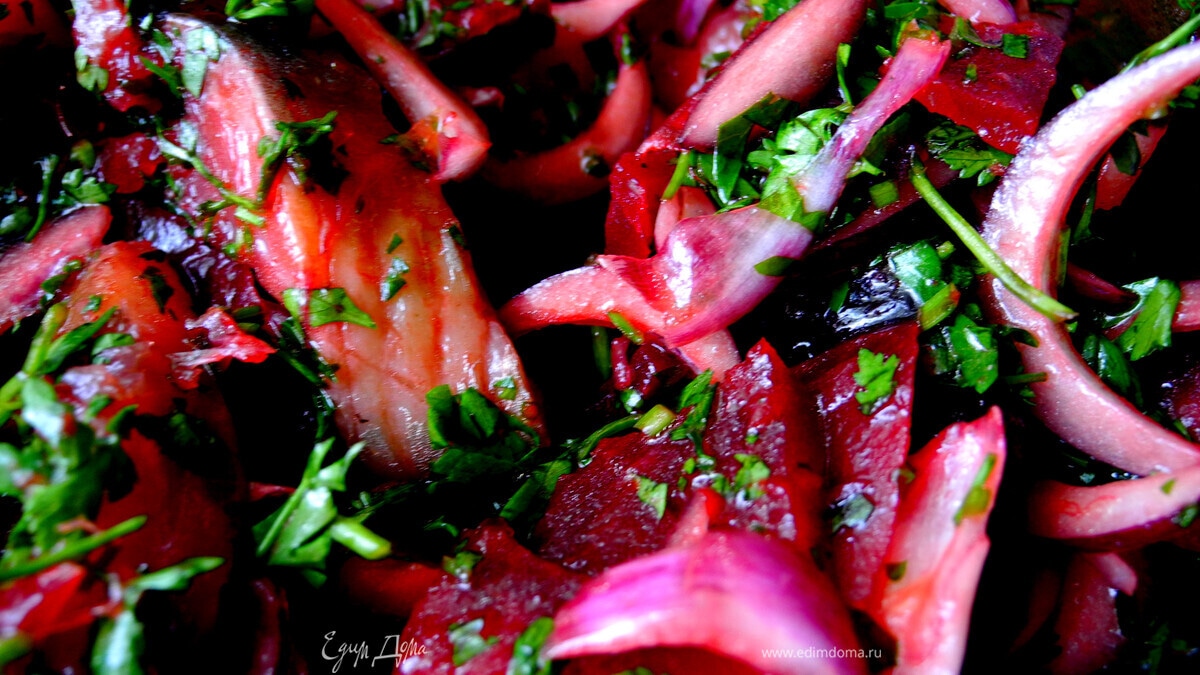 Салат из сельди и свеклы с апельсиновой заправкой