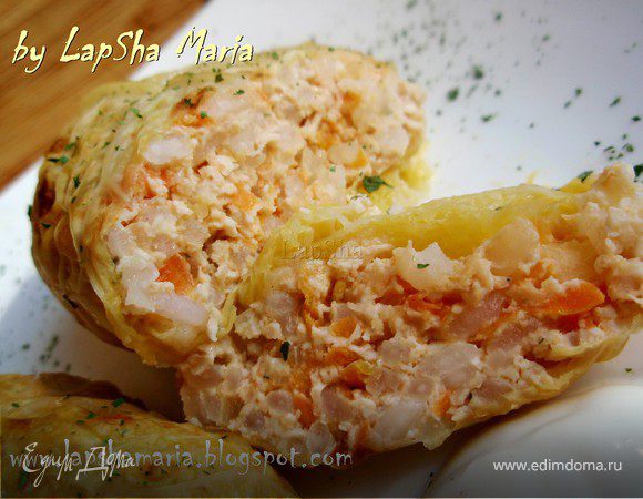 Куриные голубцы с овощами в листьях савойской капусты