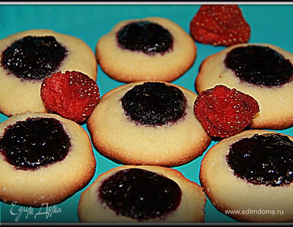 Быстрое печенье с черничным вареньем Быстрое печенье с черничным вареньем