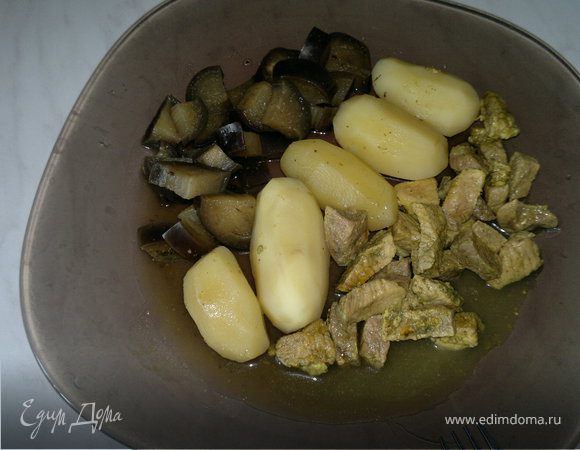 Картофель с баклажаном и свиная лопатка с кориандром и куркумой Картофель с баклажаном и свиная лопатка с кориандром и куркумой