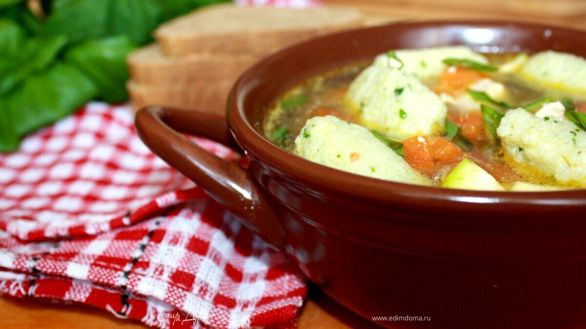 Летний суп с рисовыми клёцками