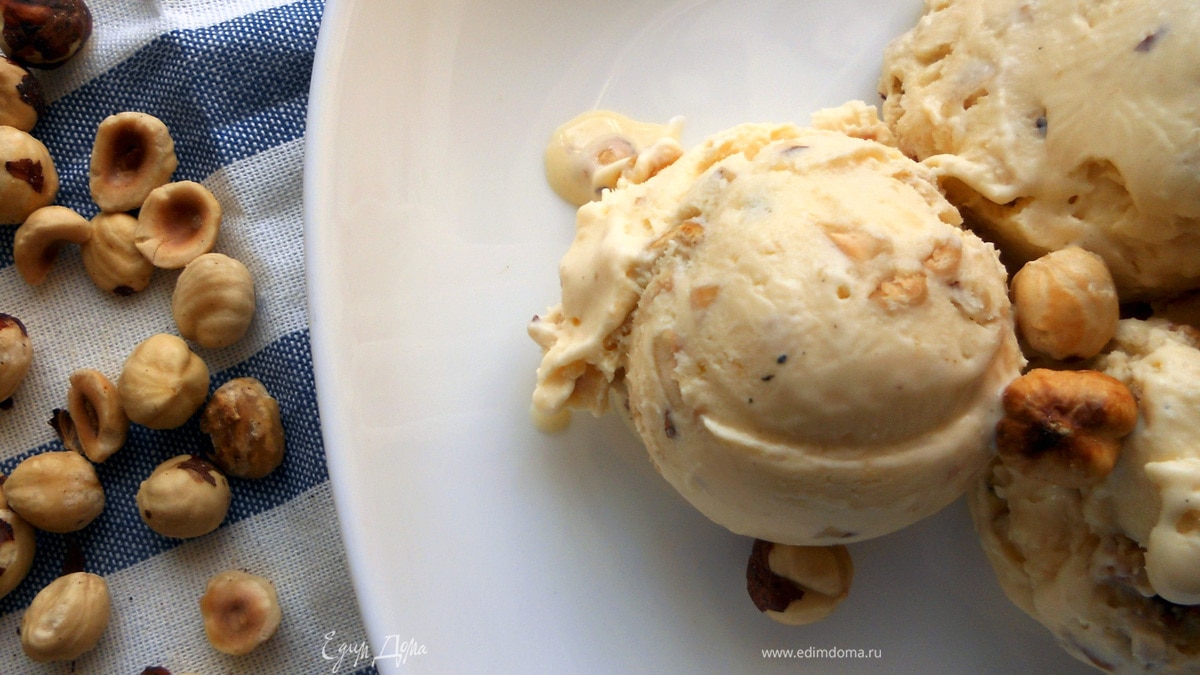 Медовое мороженое с фундуком