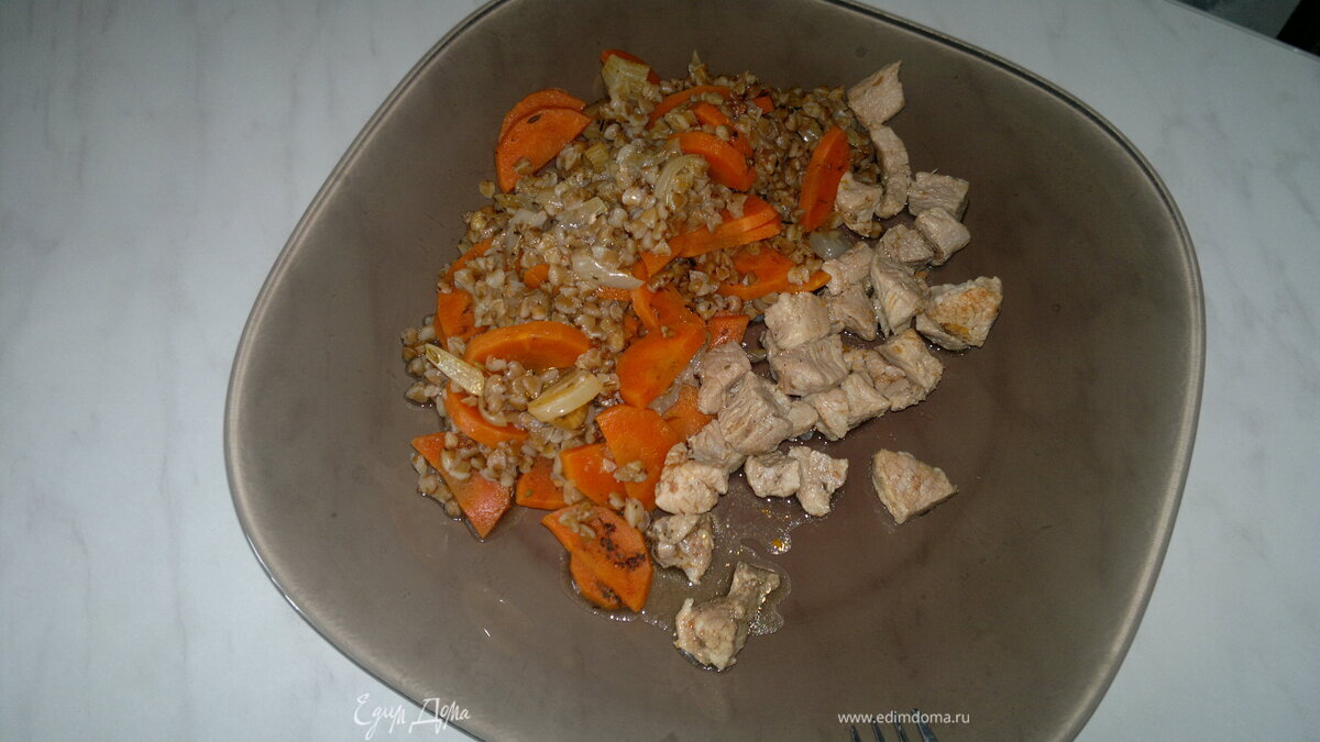Почти гречневый плов со свиной лопаткой