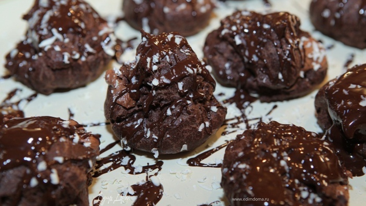 Шоколадные эклеры