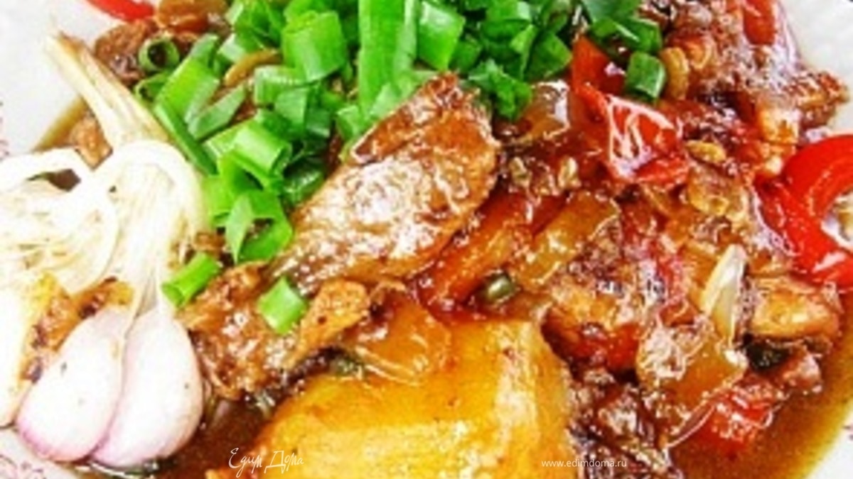 Курица-красавица тушеная