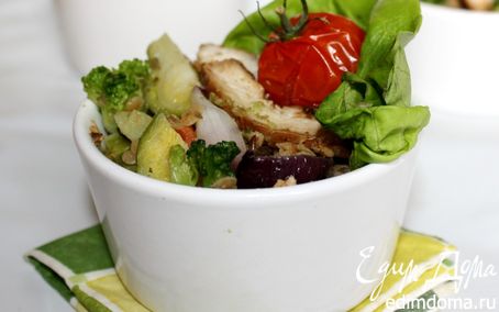 Рецепт Тёплый салат из чечевицы с соусом "Гуакамоле"