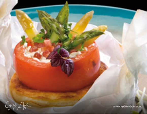 Фаршированные помидоры и спаржа на слоеном тесте Фаршированные помидоры и спаржа на слоеном тесте