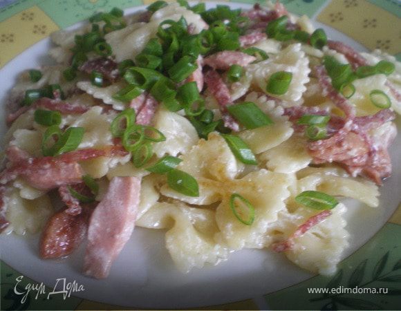 "Бантики" в сметанном соусе "Бантики" в сметанном соусе