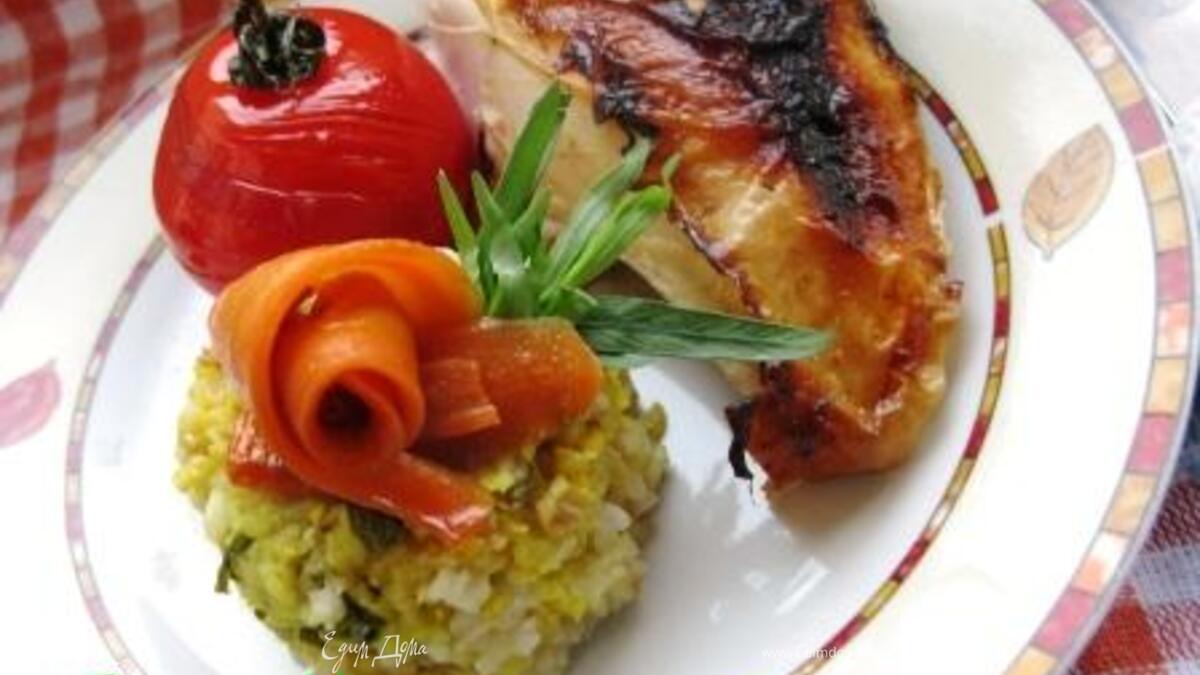 Курица, фаршированная мраморным рисом, с глазированными овощами