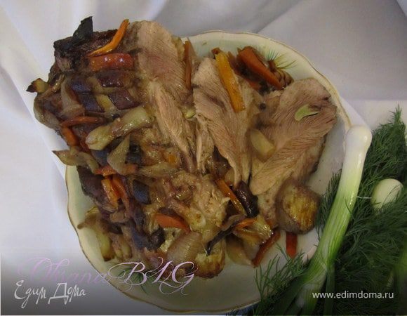 Запеченная свиная голяшка