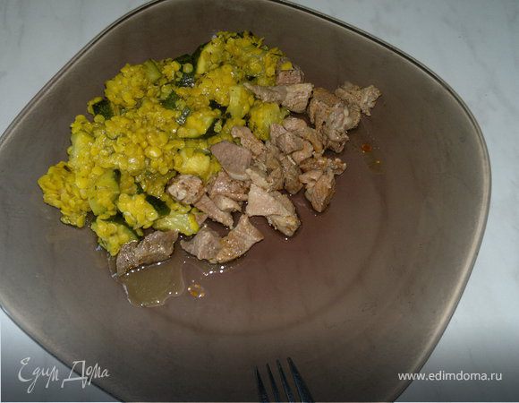 Паэлья из чечевицы и цукини со свиной лопаткой и бедром индейки Паэлья из чечевицы и цукини со свиной лопаткой и бедром индейки