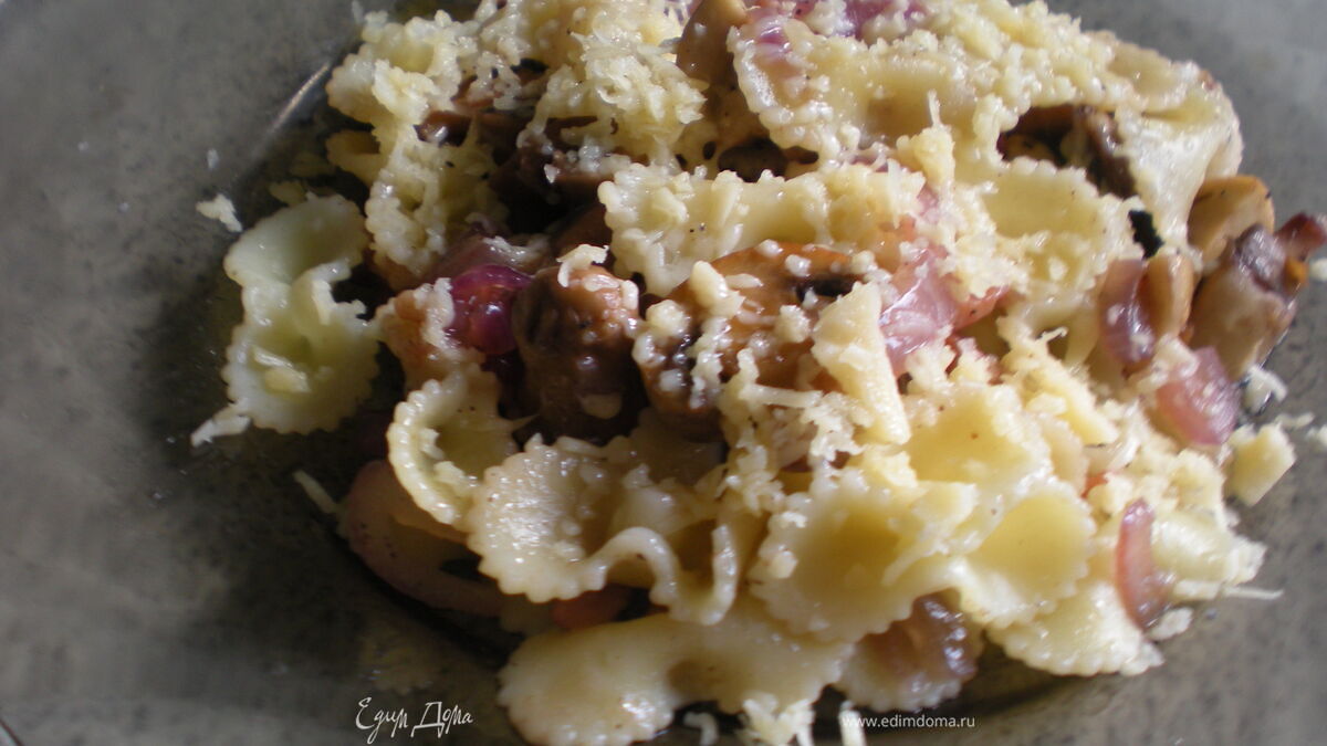 Фарфалле с грибами