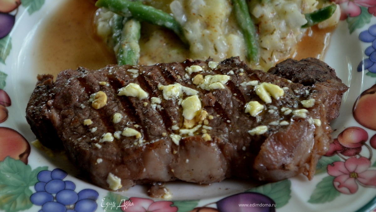 Говяжьи стейки в винном красном соусе