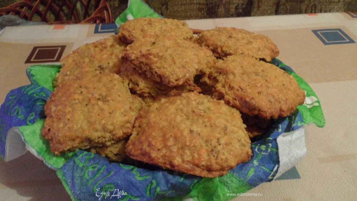 Морковно-овсяное печенье с орехами и шоколадом