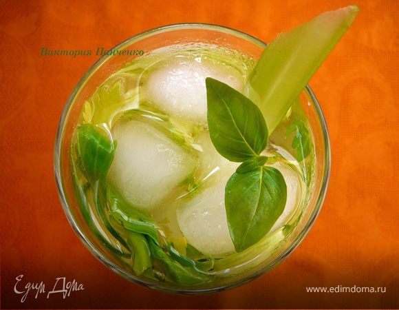 Огуречный лимонад с сельдереем и базиликом