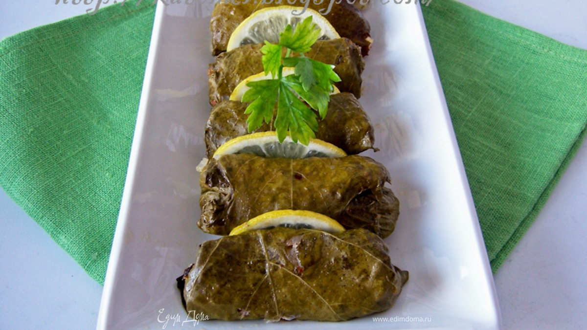 Долма с курицей и кедровыми орешками
