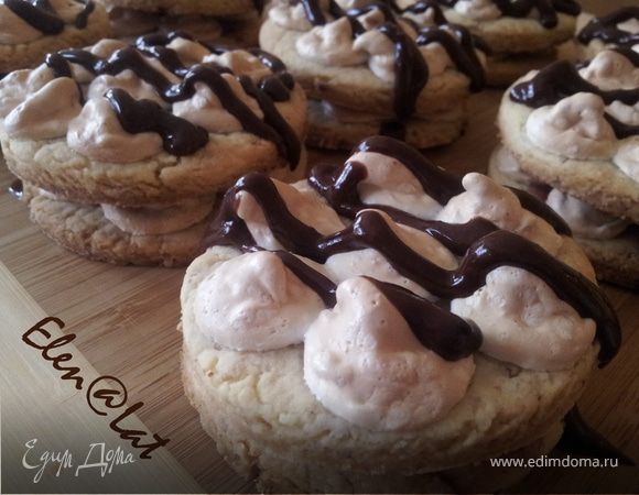 Миндальные пирожные с капельками из безе "Очень быстро"