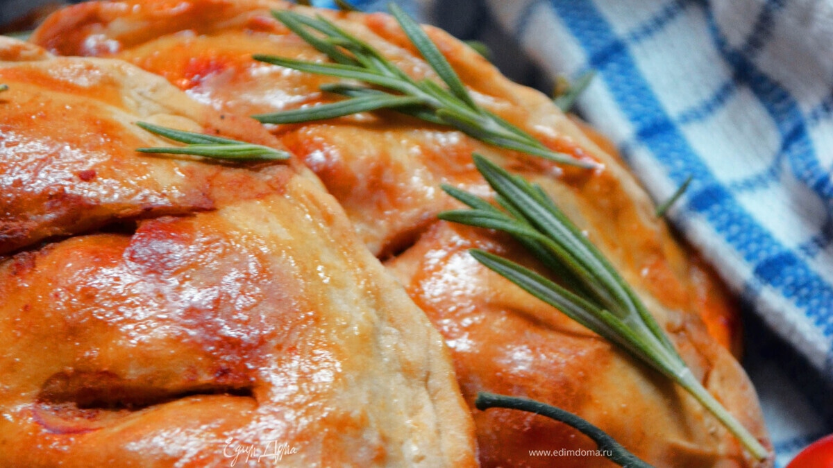 Пицца c грибами и пармезаном (Calzonelli)