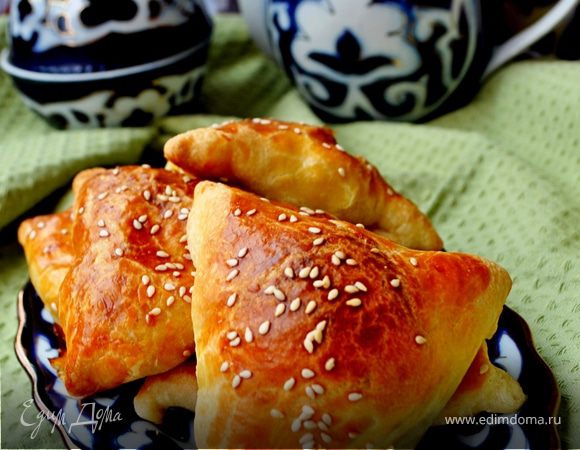 Самса из слоеного теста с картошкой Самса из слоеного теста с картошкой