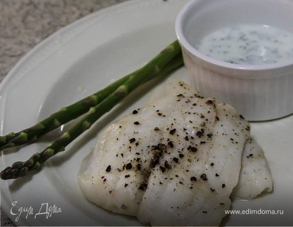 Рыбка, запеченная, диетическая, с соусом Рыбка, запеченная, диетическая, с соусом