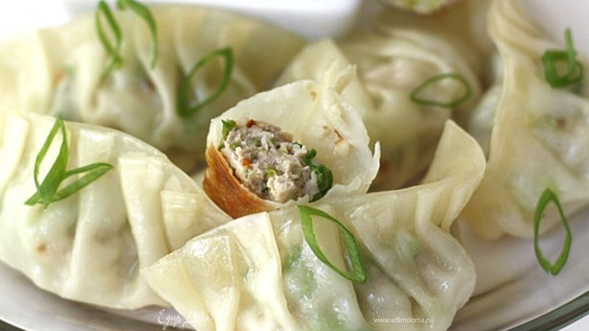 Японские жареные пельмени (gyoza)