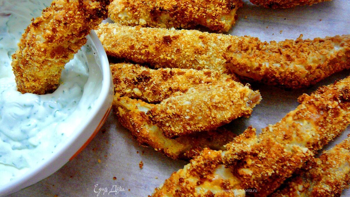 Домашние запеченные рыбные палочки в панировке из хлебцов и сыра "Паэсано"