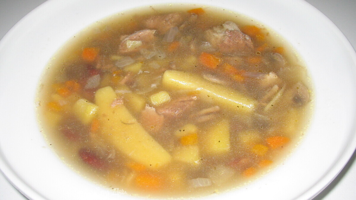 Фасолевый суп с грибами